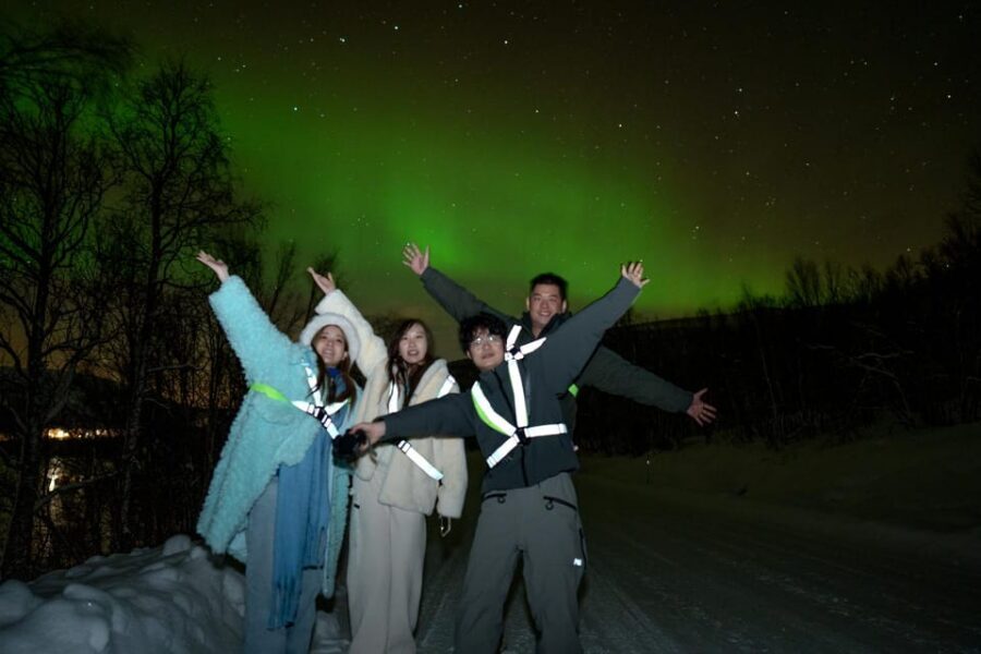 Tromsø: Northern Lights Tour with Local Guide and Photos - Key reasons this tour gets so many stars