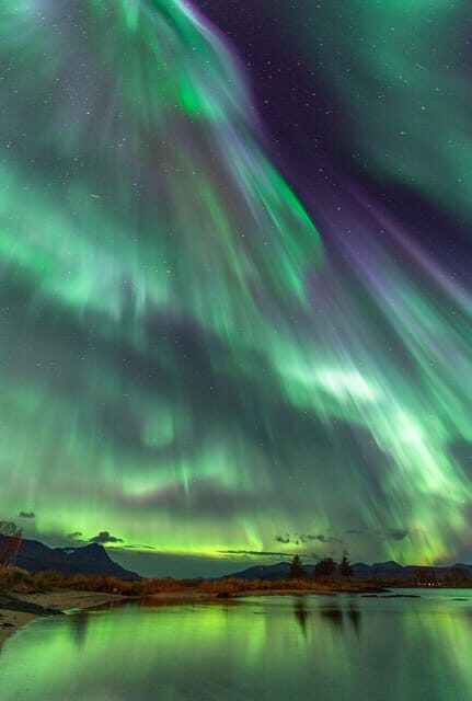 Tromsø: Northern Lights Tour with Local Guide and Photos - Stop selection and route chasing: why you might go far