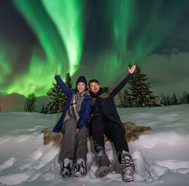 Tromsø: Northern Lights Tour with Professional Photographer - Meeting at Magic Ice Bar and Riding Out on an Arctic Wild Tours Bus
