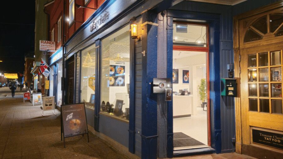 Tromsø: Reveal Your Eye Experience at the Iris Galerie - Who should book Iris Galerie in Tromsø