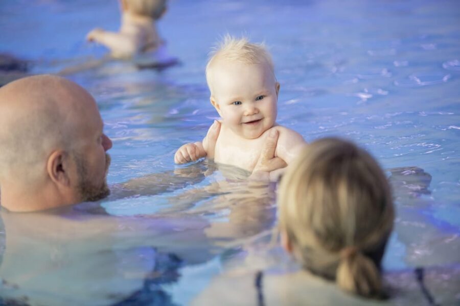Tromsø: Spa/Pool with Bath, Sauna and Outdoor Heated Pool - Finnish Sauna vs. Public Pool Reality: What to Expect in Practice