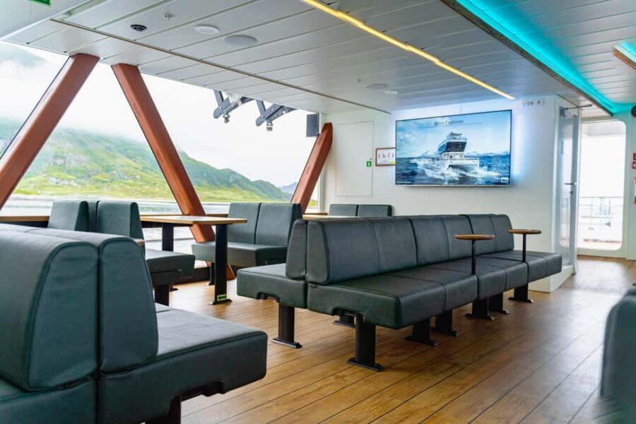 Tromsø: Whale Watching Tour by Hybrid-Electric Boat - Food, drinks, and what not to assume about lunch