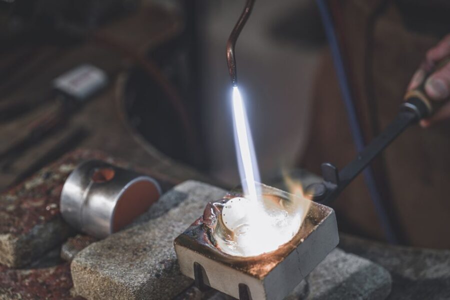 Tromsoe: Make your own silver ring in a goldsmith workshop - Step-by-step in the goldsmith workshop (and why it feels satisfying)