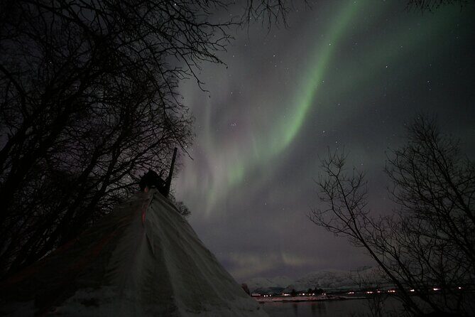 Watching The Aurora Dance - Gear that is provided: snow pants, jackets, headlamps, and reflectors
